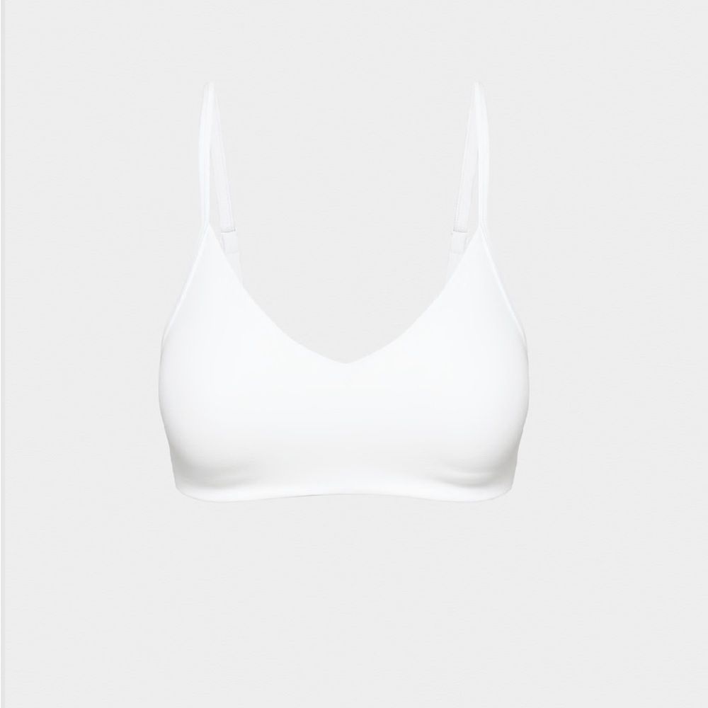 Aritzia Golden Butter Hold Tight Bra - Chrome